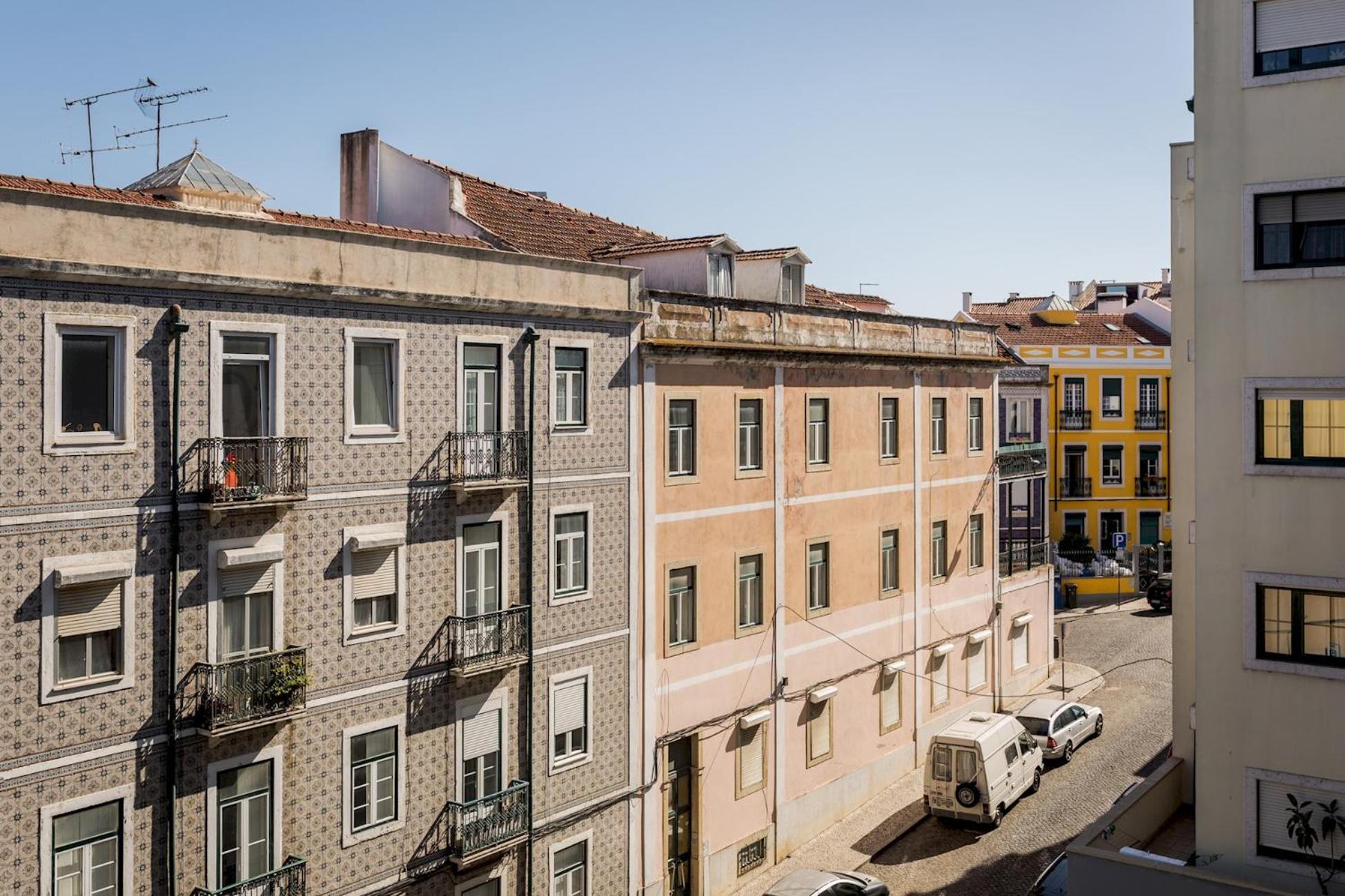 Master Deco Gem In Graca Lisboa